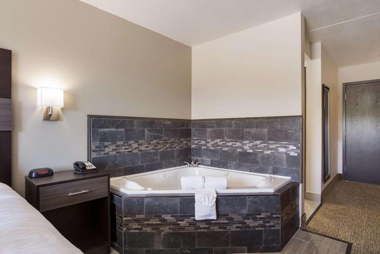 Rodeway Inn Branson, Brick House المظهر الخارجي الصورة